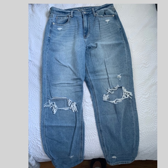 AE Stretch Ripped Mom Jean - Picture 4 of 6